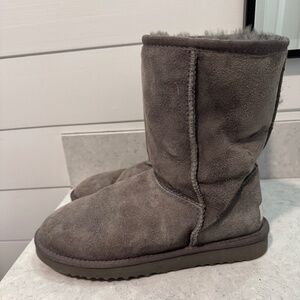 UGG Classic Short Boot